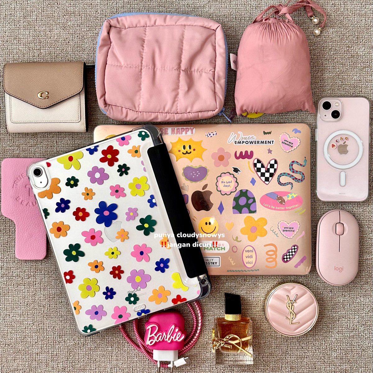 akhirnya menemukan ransel gemas yang muat laptop sampai 15inch, harganya juga affordable ini dari brand lokal😭🤍

masuk ke semua outfit cewe/cowo, muat barang BANYAK BANGET, bisa kepake buat kerja, kuliah atau traveling!

kalau bawaan banyak mending ransel🙏🏻