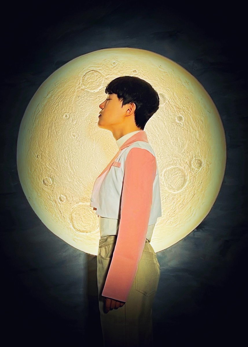 AoxuanLee's tweet photo. Long lost moonlight 🌙
I wonder if you still remember it? https://t.co/u1g7RenJow