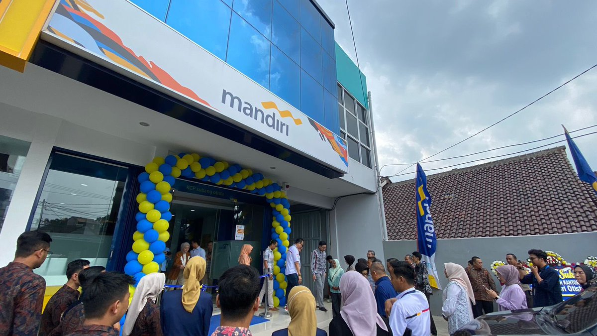 Peresmian Kantor Baru Bank Mandiri Otista, relokasi ke wesel dekat lampu merah, samping BRI karang anyar, per tgl 11 Desember 2023 👌