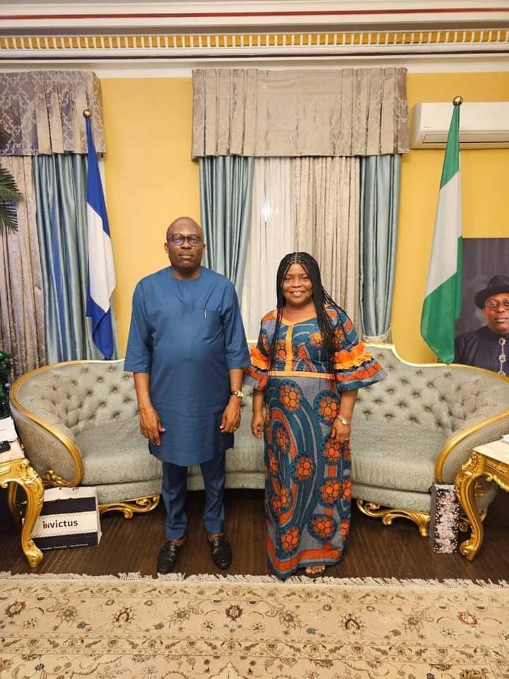 only1topboyy's tweet photo. BREAKING:

Labour Party Governorship Candidate in the 2023 Rivers State Governorship Election, Mrs. Beatrice Itubo pledges total support for Governor Sim Fubara. https://t.co/TeV3VnvExT