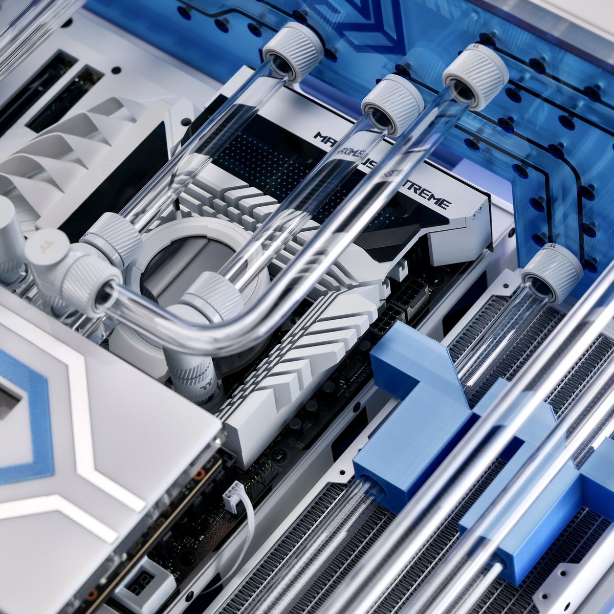 Soon Tm 🤫🤫 

#ces #asus #rog #thermaltake  #watercooling #pc