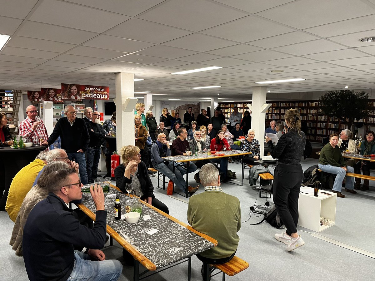 Zo leuk gisteren… met alle betrokken van <a href="/hetpodium/">Het Podium</a> en <a href="/DeTamboer/">Theater De Tamboer</a> een eindejaarsbijeenkomst gehad. Ingrediënten: eigen gemaakte pubquiz, Kerstattentie en gezelligheid ☺️💪