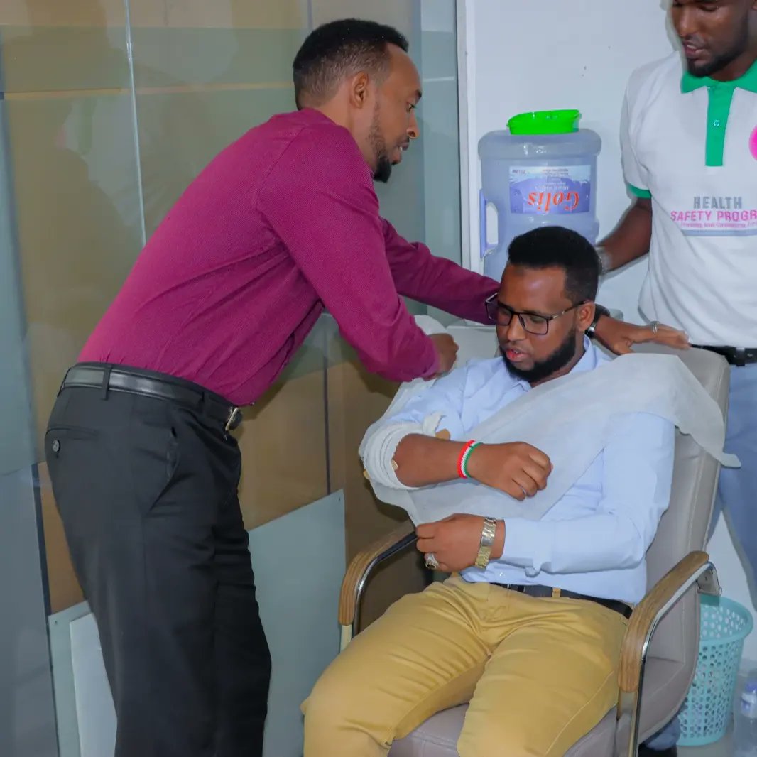 sbankingasc's tweet photo. Empowering our banking community! Recently held First Aid Training at SLBA for our member banks ensures a safer and more prepared environment. Equipping them with essential skills to handle emergencies effectively. Together, we prioritize safety #FirstAidTraining 
#SafetyFirst https://t.co/jCCWOkAzoU