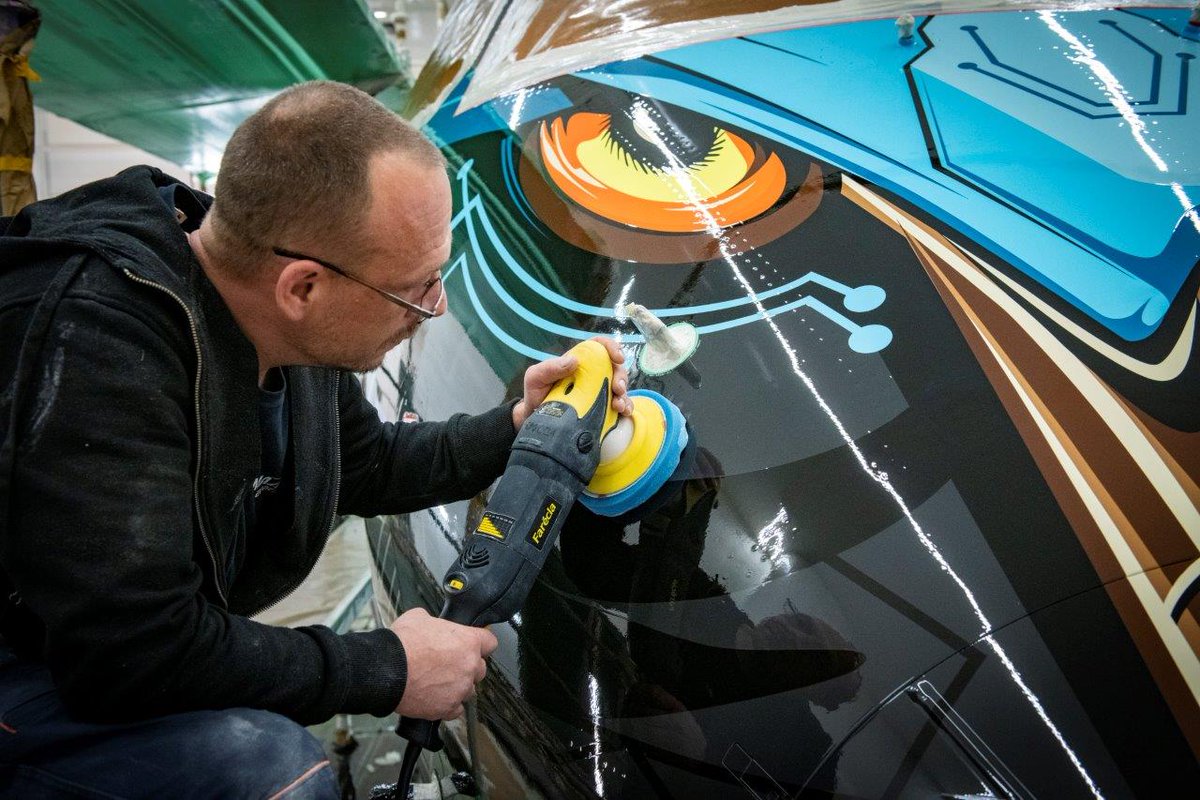 #NEWS | MAAS Aviation completed paintworks on on Embraer’s latest Profit Hunter demonstrator aircraft, the E195-E2 “Tech Eagle.”

Read more at AviationSource!

aviationsourcenews.com/general-aviati…

#Embraer #EJets #EmbraerE195 #TechEagle #AvGeek