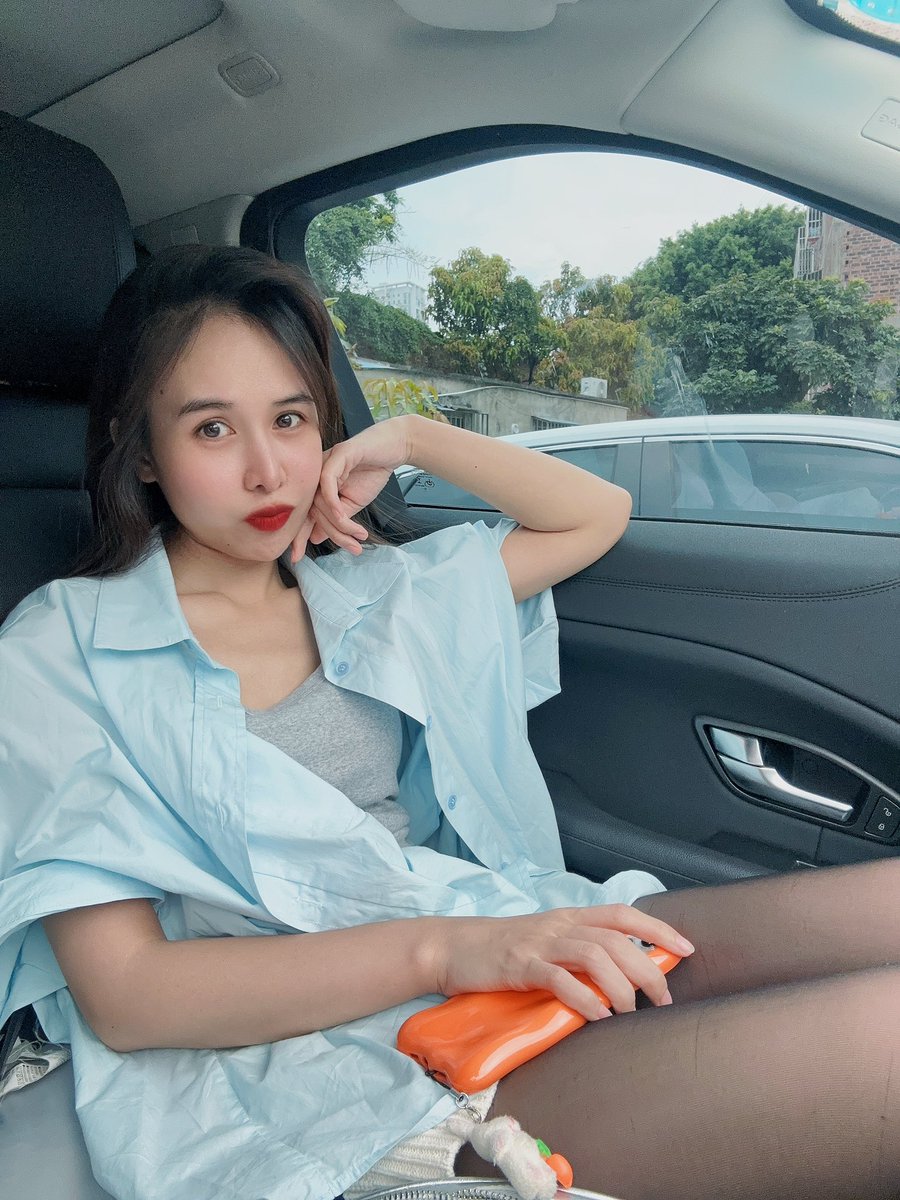 @lidangzzz 丝袜腿男人绕不过的圈 https://t.co/QV5EHdX3tl