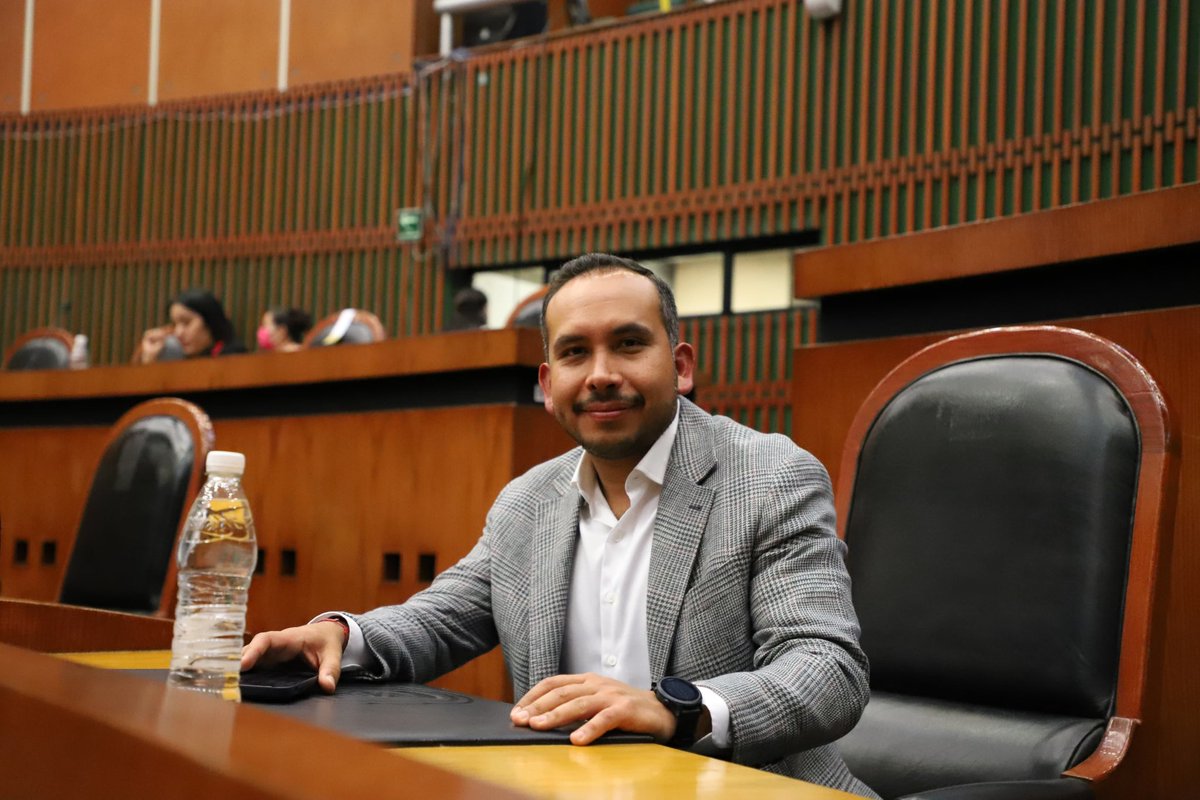 richastudillo's tweet image. Buenas noches, en sesión ordinaria finalizada hace unos minutos, por unanimidad en el
@congresogro aprobamos 24 dictámenes de diferentes municipios, dentro del marco de las Leyes de Ingresos, resaltando que no habrá nuevos impuestos o sobretasas, contribuyendo a mejorar la…