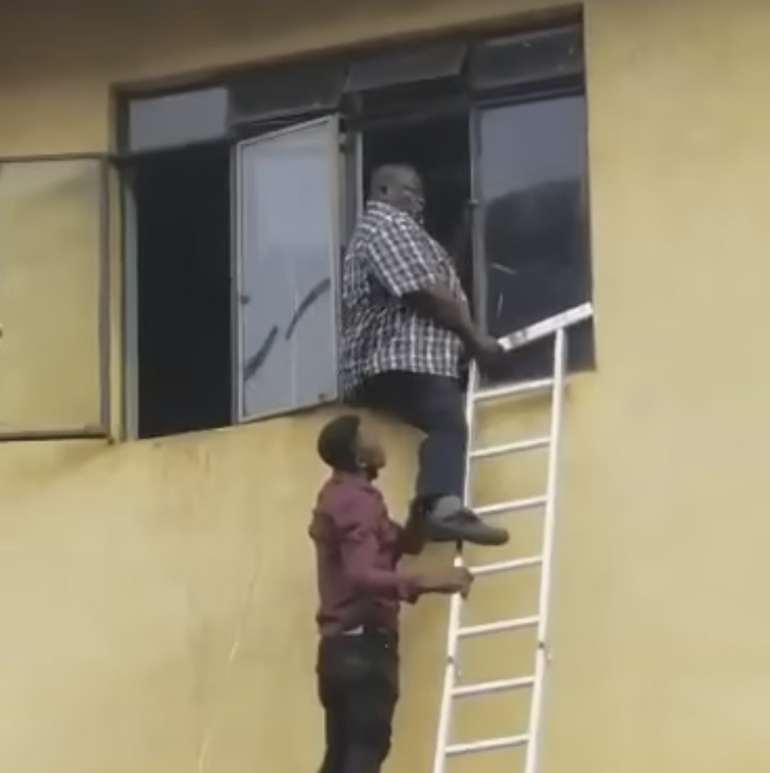 Loki_Megaa's tweet photo. Me trying to leave malawi 😭😭 https://t.co/YmXfl3coGZ
