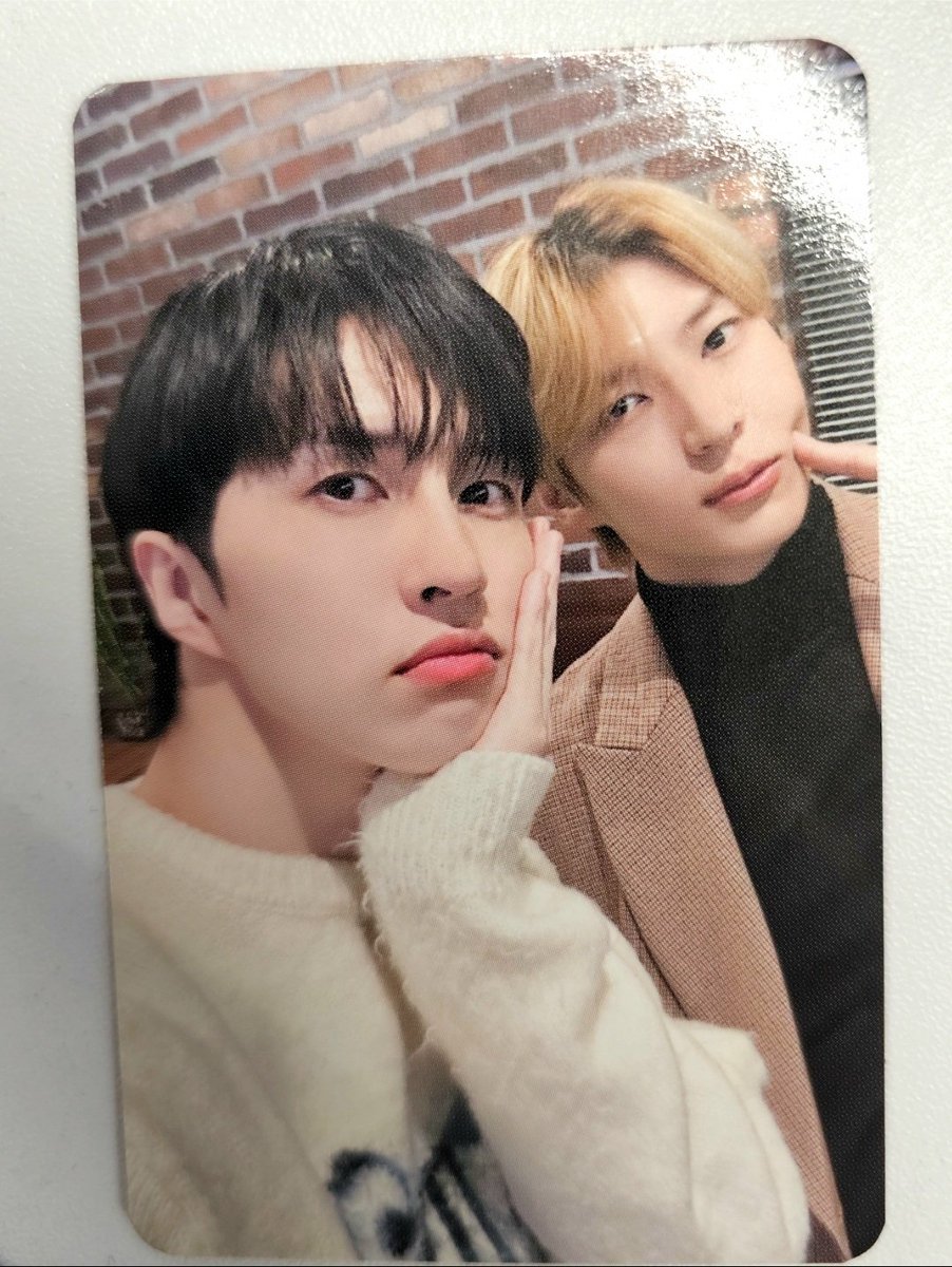 mimi_vixx's tweet photo. @JUNGTW_LEO 저도 있지롱~~ 드려요? ㅋㅋㅋㅋ
귀여운 재환이랑 볼쿡 택운이 😗 https://t.co/tVFtVsBn3d