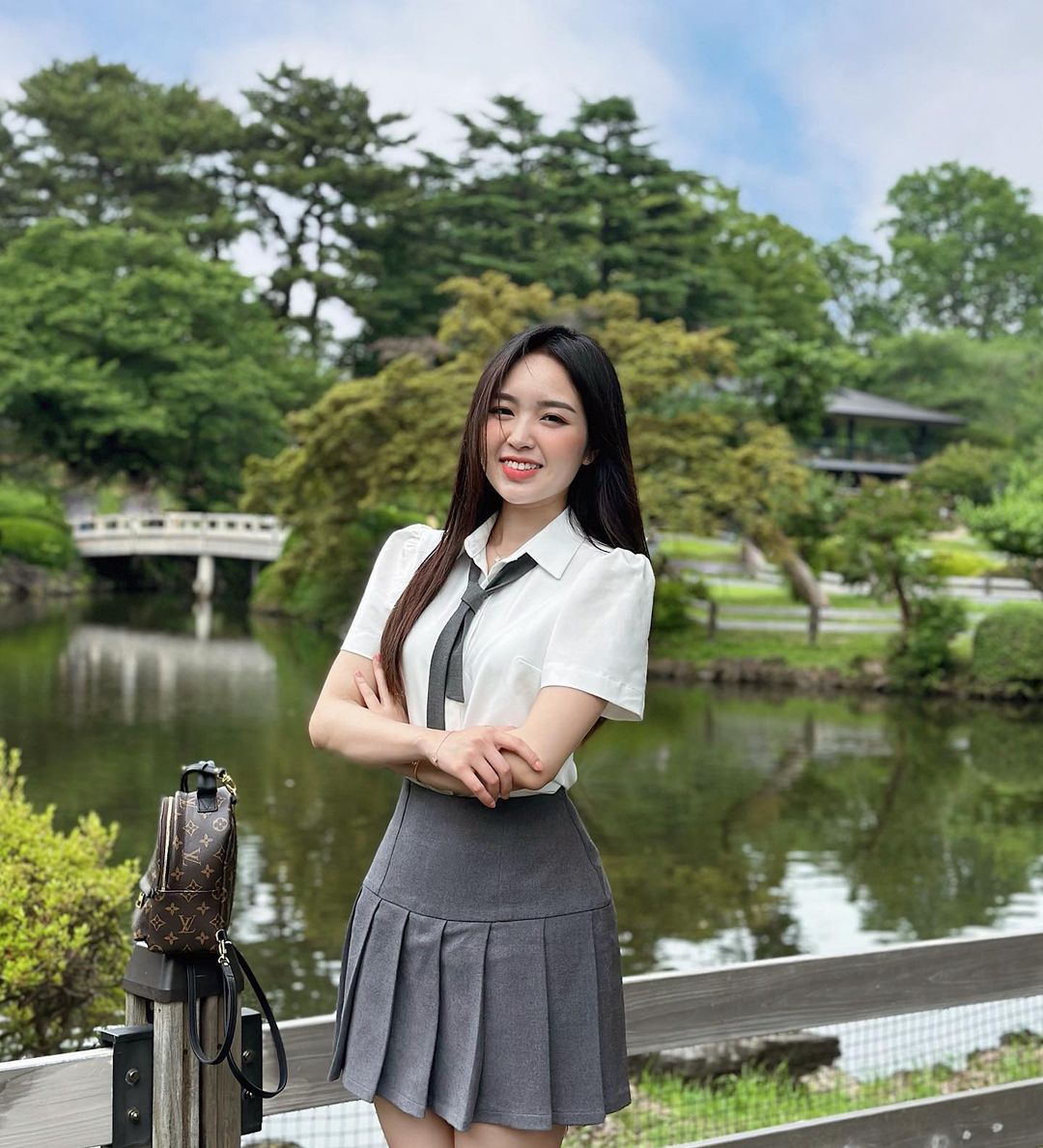 nidification corban tearing
Xin chào! Tôi là một cô gái đam mê viết lách và muốn tìm một người bạn đời để cùng nhau chia sẻ những câu chuyện và sáng tác văn học.