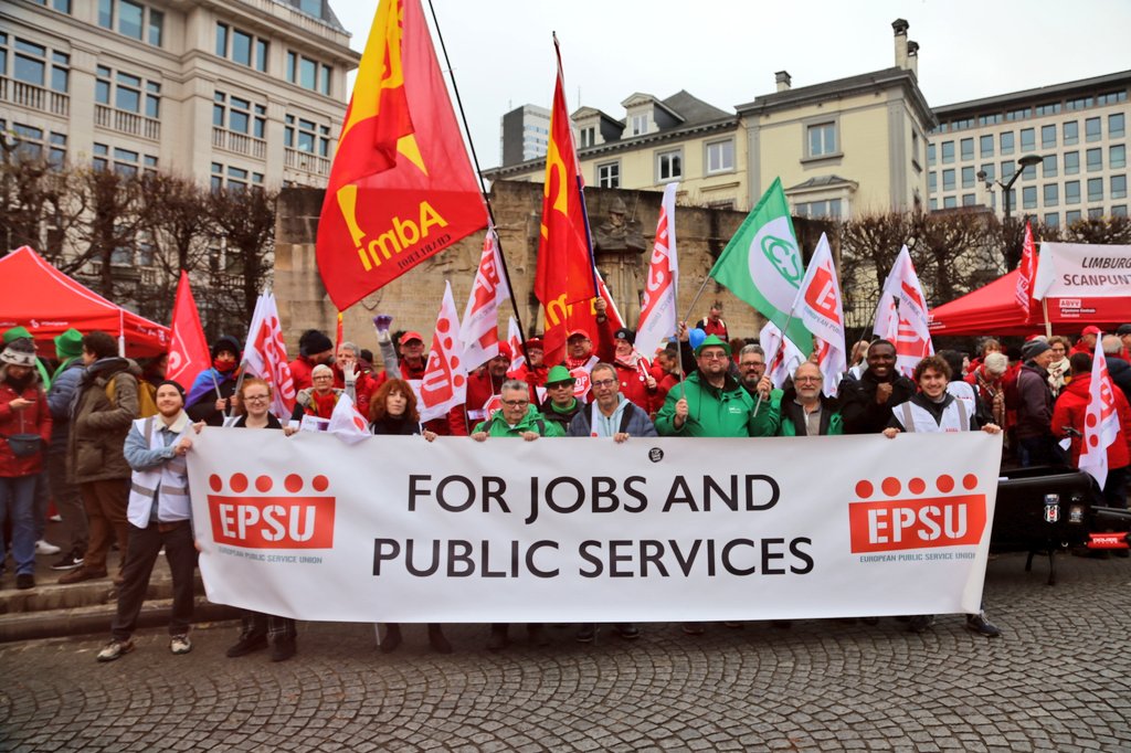 EPSUnions's tweet image. 📍We've touched down at the meeting point in #Brussels, ready to kick off the demo!

📷 We'll be live-tweeting throughout the event, sharing pictures that capture the impressive strength of public service workers.

Stay tuned for updates!

#TogetherAgainstAusterity