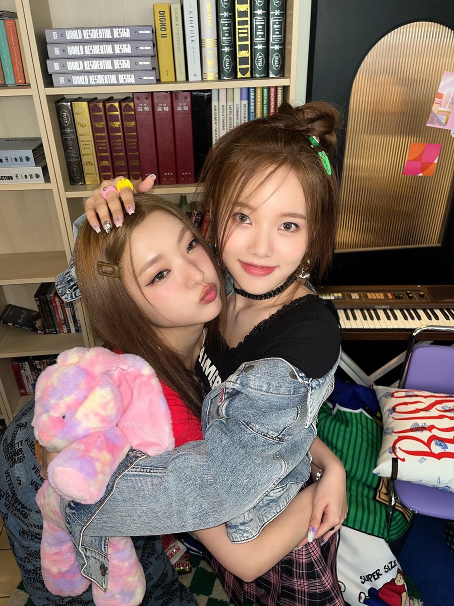 by_Weeekly's tweet photo. [#박소은]
Happy birthday my love ૮꒰ ྀི𓂂ɞ̴̶̷ ·̮ ɞ̴̶̷𓂂꒱ა ⌯♡

#Weeekly #위클리
#ParkSoeun https://t.co/myWW2GHxIG