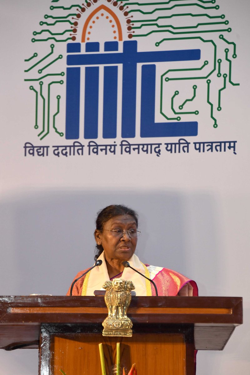 rashtrapatibhvn's tweet photo. President Droupadi Murmu graced 2nd convocation of Indian Institute of Information Technology (IIIT), Lucknow. The President said that our dream is that India should become a developed country by the year 2047 and it is responsibility of all students of IIIT Lucknow to not only become a partner in this vision but also to give their best to fulfil it.
https://t.co/8yRFjp33Wu