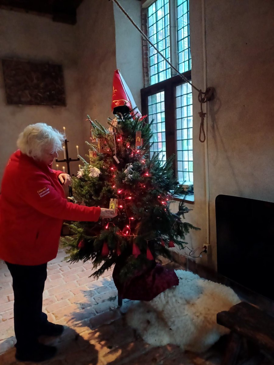 &amp; TELEVISIEOPNAMES GOEDEMORGEN NEDERLAND - Gisteren kwam een verslaggever van Goedemorgen Nederland TV opnames maken van onze wedstrijd 'De Mooiste Kerstboom van Gelderland. Hebben jullie het item vanochtend gezien op <a href="/WNLVandaag/">WNL Vandaag</a> <a href="/NPO1/">NPO 1</a> #kerstboom