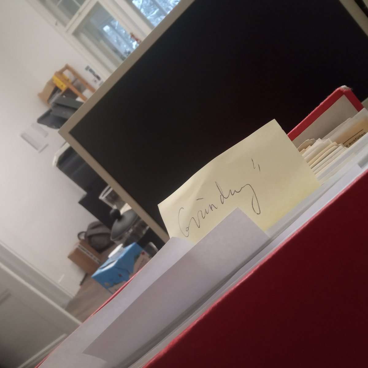 Der <a href="/Auslaenderrat/">Ausländerrat Dresden e. V.</a>|Dresden ist eine der 5 Partnerorganisationen, mit der wir und das ZfI|@GSW_TUDresden  im Erschließungsprojekt "Archiving MigOst" zusammenarbeiten. Und er hat heute Geburtstag, wird 33 Jahre: Gegründet #otd, am 12.12.1990. Alles Gute! <a href="/OstMig/">MigOst</a> <a href="/BAufarbeitung/">Bundesstiftung Aufarbeitung</a>