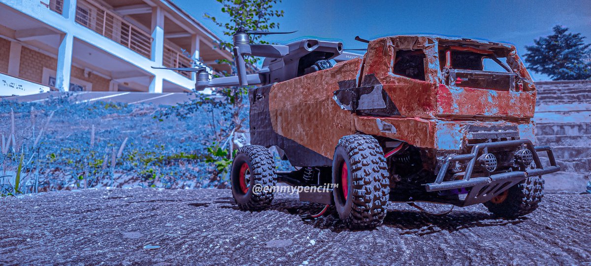 Robotemmypencil's tweet photo. Perfect Robot Combination for Search Rescue mission, Mapping, Delivery, Military Payload and Ai Soldiers... Its from @gugurobotics  X @DJIGlobal 

#gugurobotics #EmmyPencil #RoboticsGeneration #registernow #dronelandbrasil #mavic3multispectral #nigeria https://t.co/VnYE4UoVB5