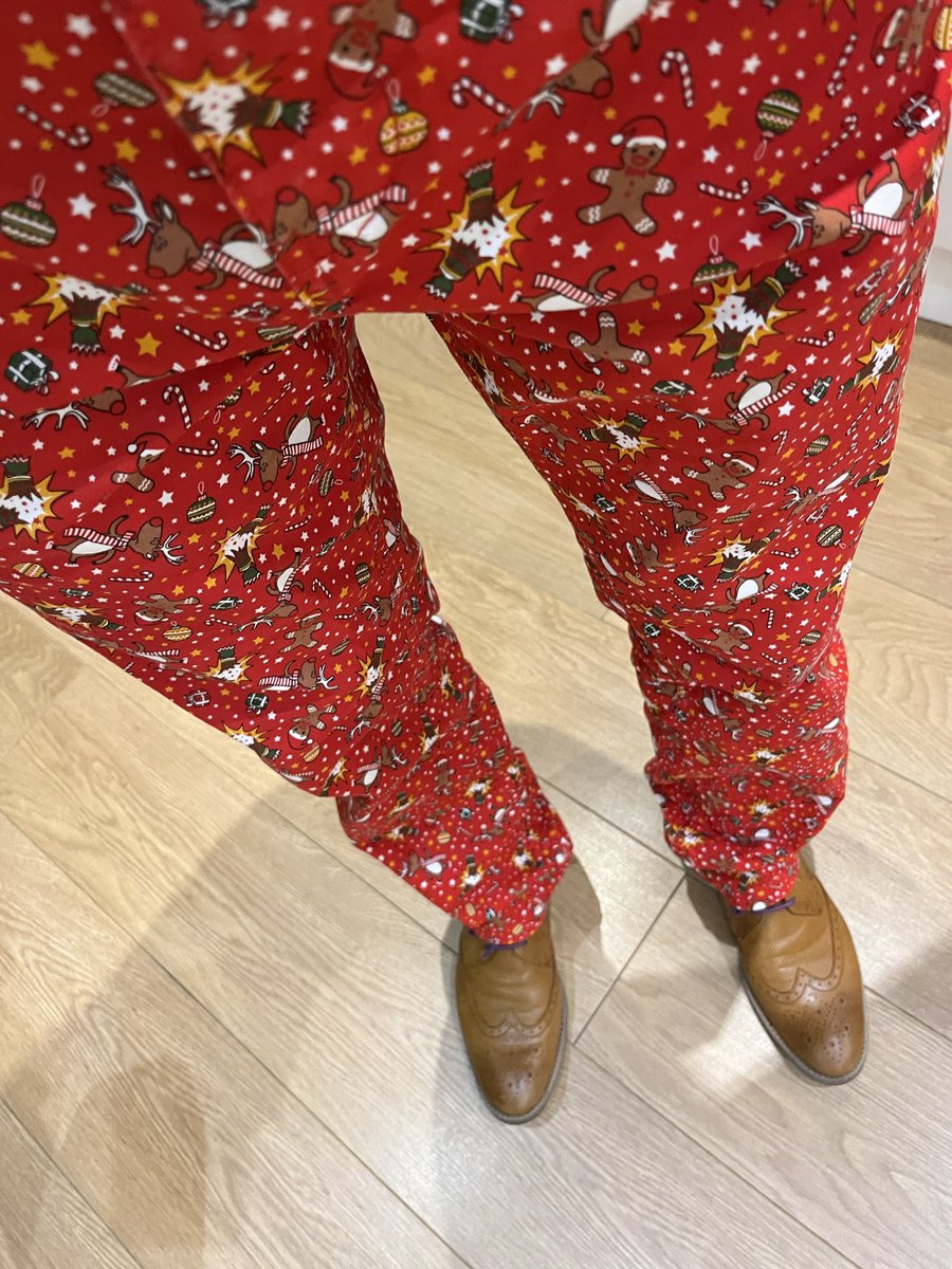 MrH_DPS's tweet photo. It’s a Christmas trouser kind of Tuesday! 🤣👍🎅🏻🎄 @ConnonMr https://t.co/F1RITiUmZm