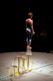 CollegeWatten's tweet photo. Le jeudi 7 décembre, ce sont les 5è3 et les 5è4 qui se sont rendus au Bateau-Feu, pour assister à une représentation de cirque contemporain. Les élèves ont passé une excellente soirée, entre frissons et émerveillement. Un projet à l’initiative des enseignants d’EPS. https://t.co/GwAtw69gLa