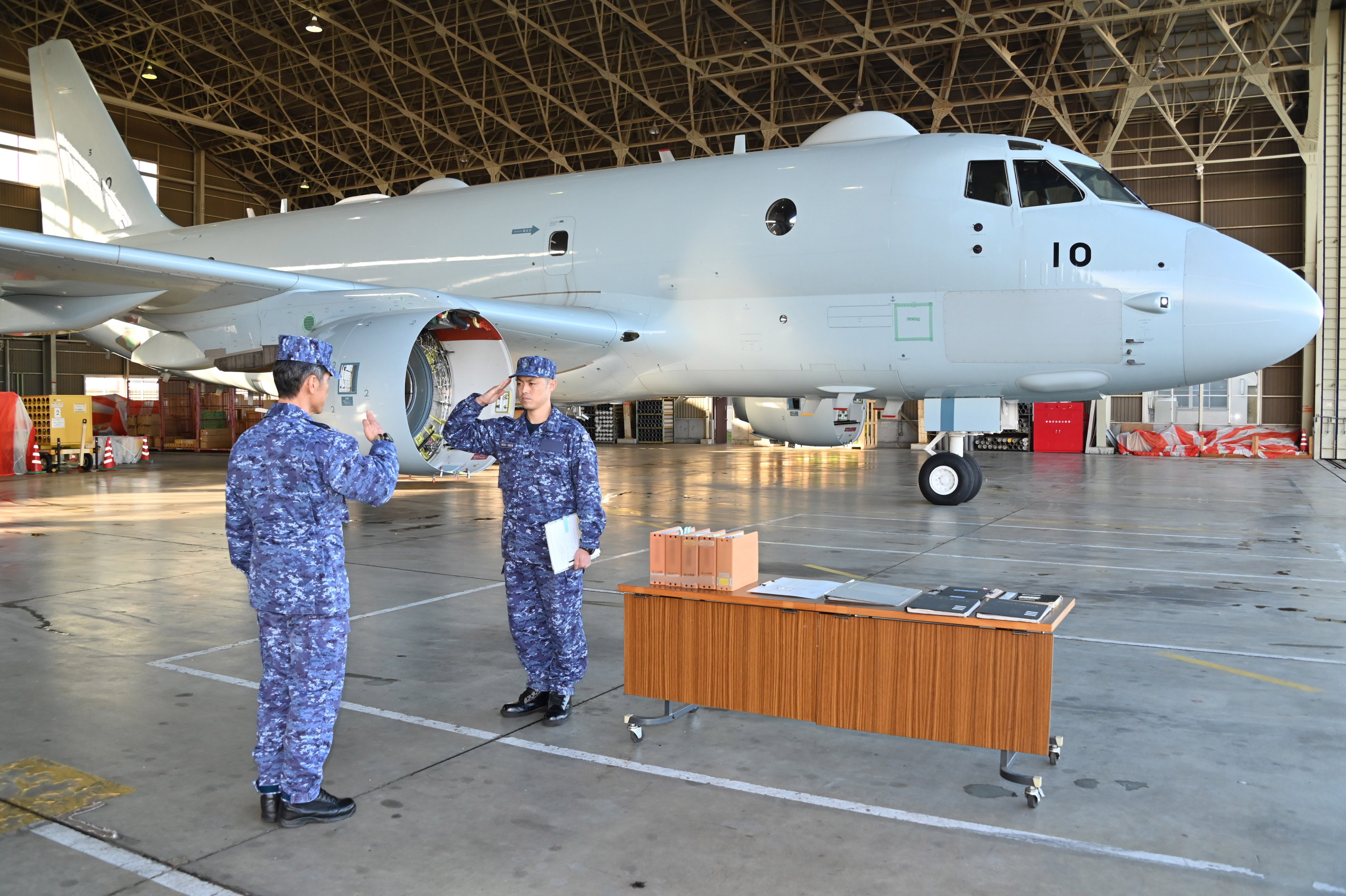 非売品、入手困難、超貴重な海自厚木第4航空群P-3C哨戒機の贈呈用タイピンセット 非売品、入手困難、超貴重な海自厚木第4航空群P-3C哨戒
