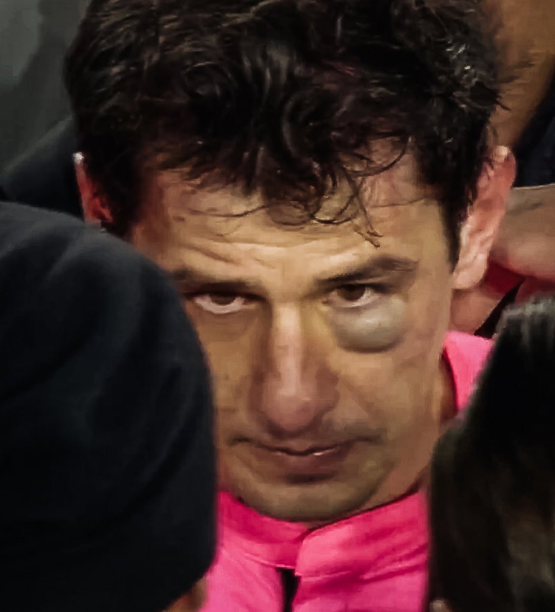 Halil Umut Meler, hakemliği bıraktı. 

A: Bırakması gereken o değil
B: En güzeli kurtulur bu insanlardan 
C: Pes etme geri dön 

#halilumutmeler #hakemlik