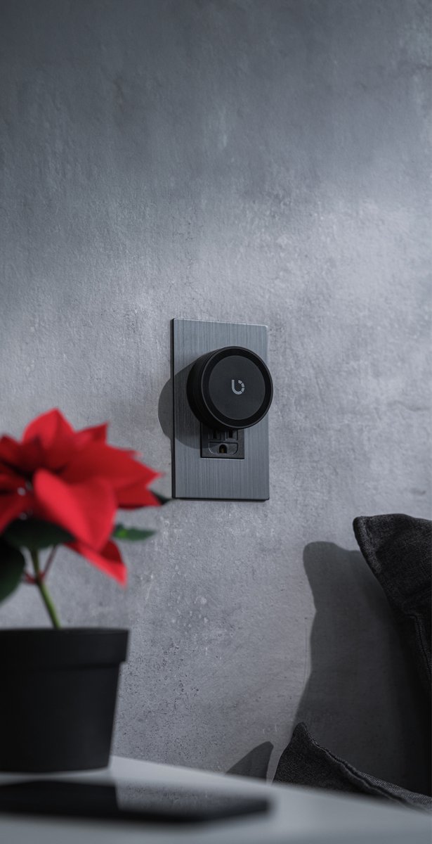 Prelude XS is ready to light up your Christmas tree and your devices🌟🎄

#christmas #christmastree #santa #christmasgift #magsafe #charger #wirelesscharger #holiday