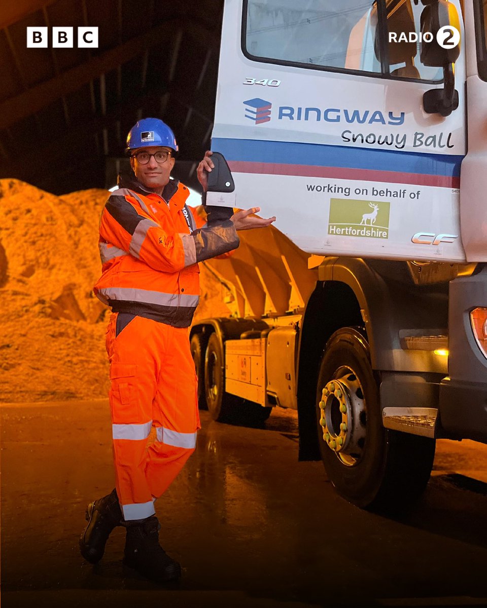 life made… i’ve got a gritter named after me ❄️

look out for Snowy Ball on the roads of Hertfordshire over the next few months 😂

thanks <a href="/richie_anderson/">Richie Anderson</a> and <a href="/hertscc/">Hertfordshire County Council</a> for the surprise ♥️