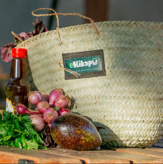 imbutozera's tweet image. It's raining, &amp;amp; we kid you not, 60% of the floods you'll see will be because of polythene clogging drainage. Say no to kaveera. It all starts with you.

Supermarkets, restaurants, shopping houses, boutiques &amp;amp; shop owners, bambi mutuyambe!! #SaveTheEnvironment #PlasticFreeUG