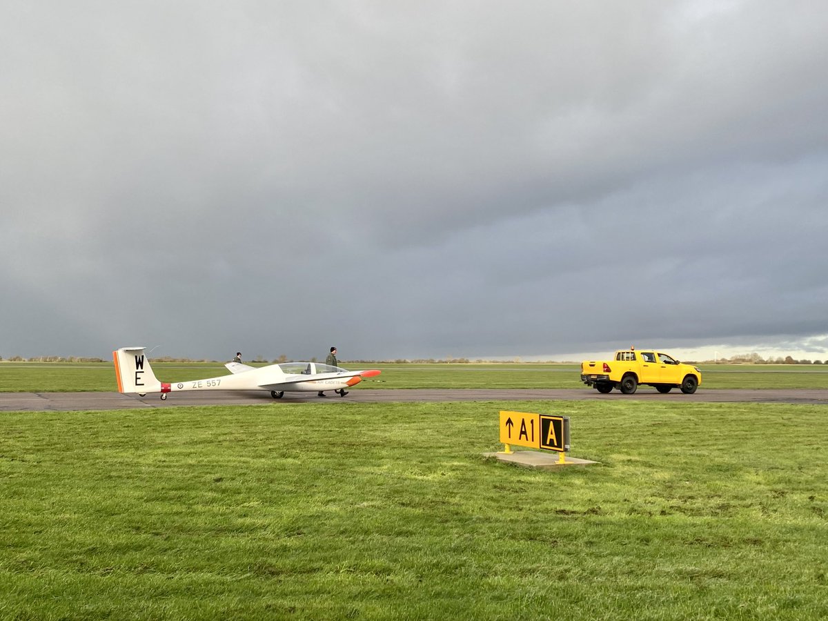 It was great to pop in and see the team at HQ ⁦@fts_2⁩ yesterday - despite the weather they manage to get airborne. More impressively they are in reach to fly over 5000 @aircadets this financial year - thank you 🙏