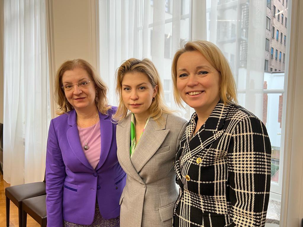 Daniela Gîtman (@danielagitman) on Twitter photo Many thanks to 🇱🇹 <a href="/Jovita_Pra/">Jovita Neliupsiene</a> for org. a timely inf. breakfast w/ DPM <a href="/StefanishynaO/">Olga Stefanishyna</a>. First-hand briefing on 🇺🇦's latest implem.measures in its 🇪🇺 accession process.
Reiterated 🇷🇴 firm support for opening accession neg. w/ 🇺🇦 & 🇲🇩 + candidate status 2 🇬🇪 in line with COM recomm. Many thanks to 🇱🇹 <a href="/Jovita_Pra/">Jovita Neliupsiene</a> for org. a timely inf. breakfast w/ DPM <a href="/StefanishynaO/">Olga Stefanishyna</a>. First-hand briefing on 🇺🇦's latest implem.measures in its 🇪🇺 accession process.
Reiterated 🇷🇴 firm support for opening accession neg. w/ 🇺🇦 & 🇲🇩 + candidate status 2 🇬🇪 in line with COM recomm.