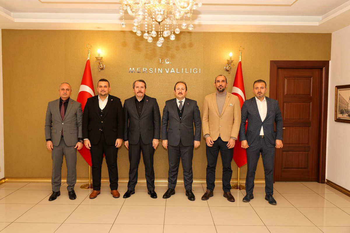 MemurSenKonf's tweet photo. Memur-Sen Genel Başkanı Ali Yalçın'dan Mersin Valisine Ziyaret. 

Genel Başkan Ali Yalçın, sendikal çalışmalar kapsamında Mersin Valisi Ali Hamza Pehlivan'ı makamında ziyaret etti. Ziyarette kamuda çalışma hayatına dair istişarelerde bulunuldu. 

@_aliyalcin_   |  @ahpehlivan53 |  @MersinValiligi