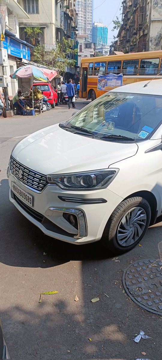 vincyshenoy's tweet photo. @MTPHereToHelp @MumbaiPolice 
Car parked in no parking area
Address - OPP SVC CO-OPERATIVE BANK, PROCTOR ROAD, GRANT ROAD EAST, MUMBAI 400007 https://t.co/6pLLUQMYB3