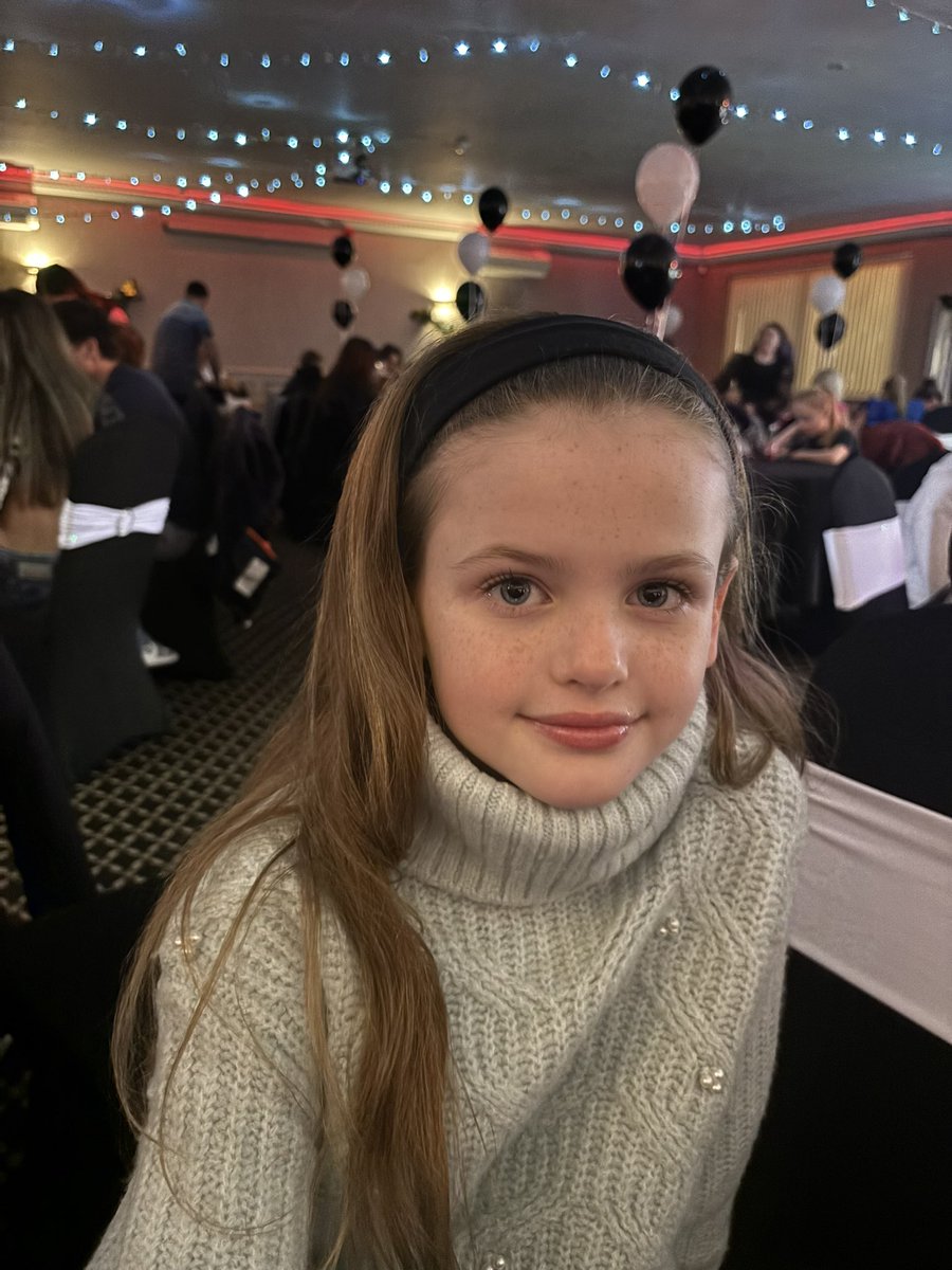 anna_mcdonald's tweet photo. @Farnworth5OG A weekend celebrating cousin Jake’s 18th and a festive trip to Knowsley Safari Park for Emily 🎅🏻 https://t.co/3xSzisKbAt