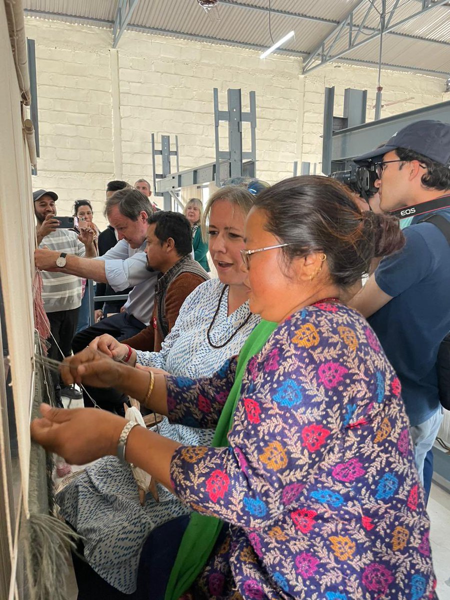 UKinNepal's tweet image. Great to see how 🇬🇧is helping 🇳🇵revitalise the high-value carpet industry: pleasure to visit a Sarlahi based factory to see where UK Skills for Employment Programme training and export promotion is helping create economic opportunities 👍
#fairtrade