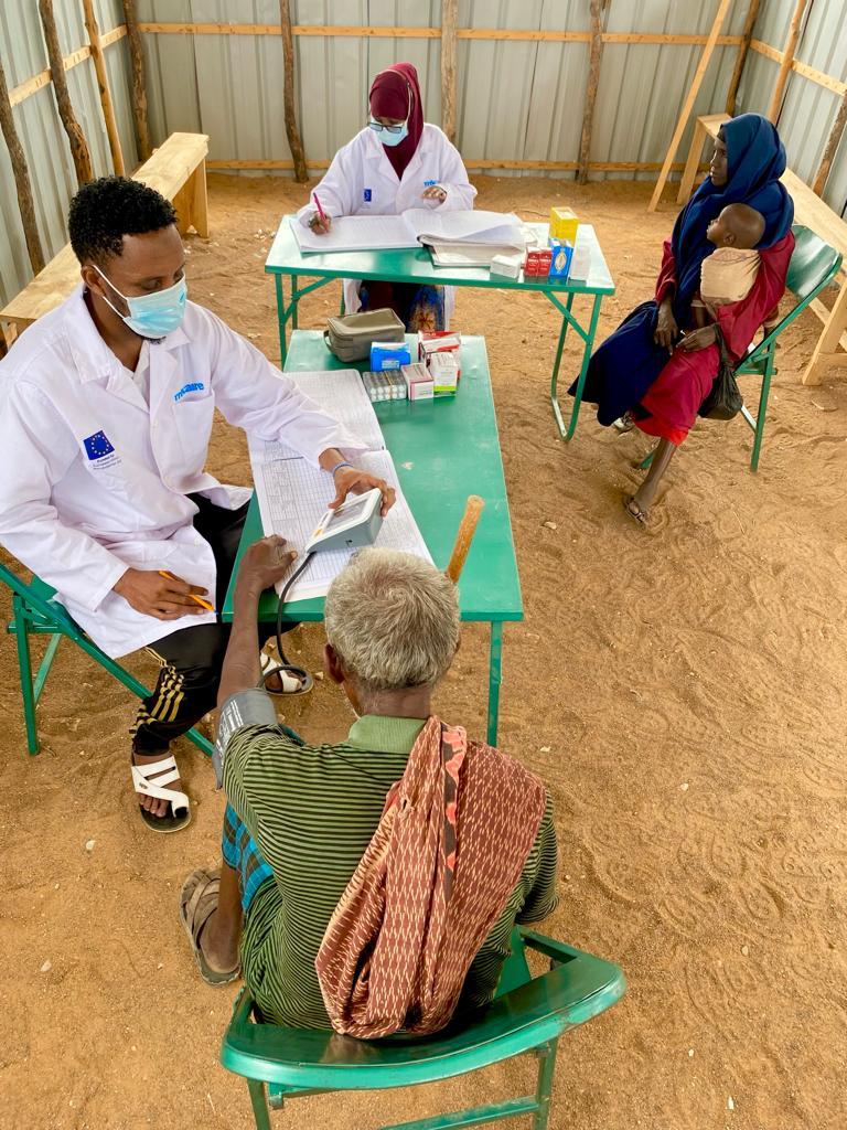 CaafimaadP's tweet image. El Nino-related floods have disrupted roads, displaced families, and cut access to essential services in many parts of #Somalia. Thanks to @ECHO_CESAfrica, @CaafimaadP partner @trocaire provides critical health, nutrition, &amp;amp; WASH assistance to affected families in #Luuq district.
