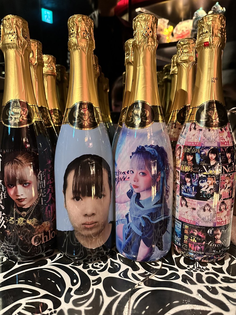 kyoga0811's tweet photo. オリシャン届いたんやけど
カッコ可愛いデザイン3種類だけのはずやったのに

1個変な画像データ間違って送ってもうた… https://t.co/Smeashr49v