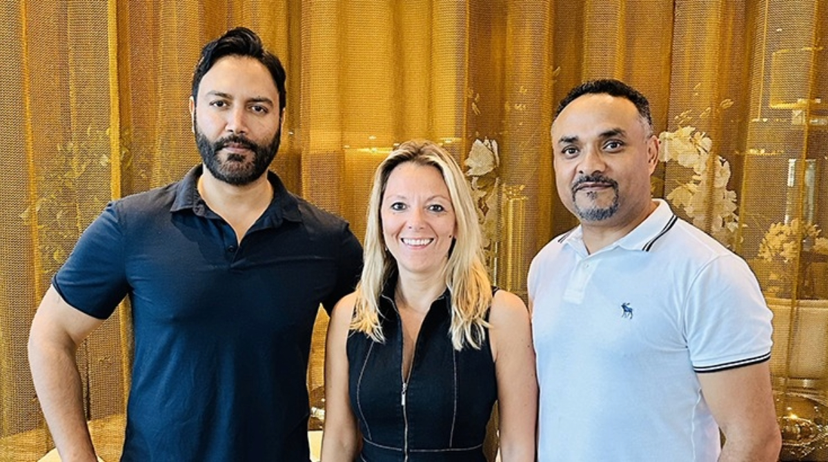 CJBS Alumni (@cjbsalumni) on Twitter photo Three Executive MBA alumni – Nofel Izz, Nasser Ahmed and <a href="/cristina_savian/">Cristina Savian MSc, MBA, MIET</a> (all <a href="/CambridgeEMBA/">Cambridge EMBA</a> 2016) – have joined forces on Resume Inc, a pioneer in the AI-driven resume building and CV marketplace. #CJBSalumni
Read their story 👇
orlo.uk/EMBA_alumni_st… Three Executive MBA alumni – Nofel Izz, Nasser Ahmed and <a href="/cristina_savian/">Cristina Savian MSc, MBA, MIET</a> (all <a href="/CambridgeEMBA/">Cambridge EMBA</a> 2016) – have joined forces on Resume Inc, a pioneer in the AI-driven resume building and CV marketplace. #CJBSalumni
Read their story 👇
orlo.uk/EMBA_alumni_st…