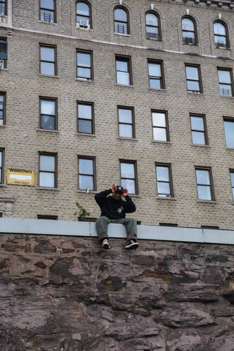 happymunkey420's tweet image. 🍃🔥 Up here, Happy Munkey isn&apos;t just breaking rules; we&apos;re writing new ones. We&apos;re the free spirits atop the concrete wilderness, feel the vibe, and aim for the stars. #VisionaryVibes #HappyMunkey #ChooseHappy #cannabis #cannabiscommunity #NYC #Uptown