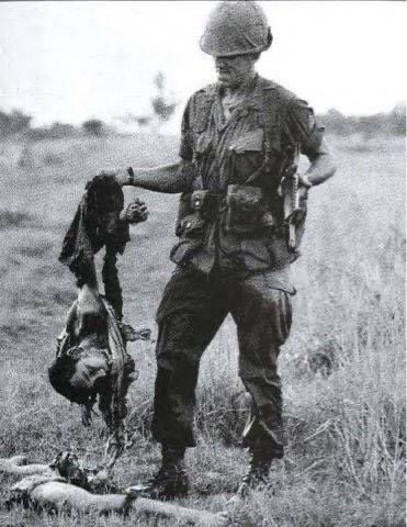 Mizgol's tweet photo. American soldier carrying the corpse of a Vietnamese child in 1968...

American democracy is like this for children; Vietnam, Afghanistan, Iraq, Palestine and... https://t.co/oUNiebFCEP