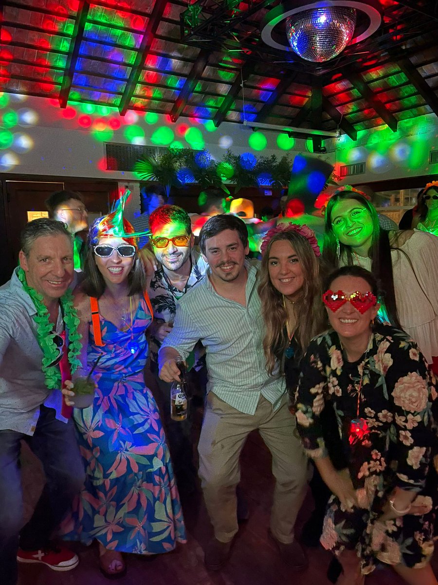 workwithplus's tweet image. Este sábado celebramos en conjunto con @DVelopSoftware nuestra fiesta de fin de año 2023 🎉

Culminando el año de la mejor manera para ponerle un broche de oro a este equipo que siempre lo da todo por #WorkWithPlus 🚀

¡Gracias a todo este gran equipo! Y a por más en el 2024🥂