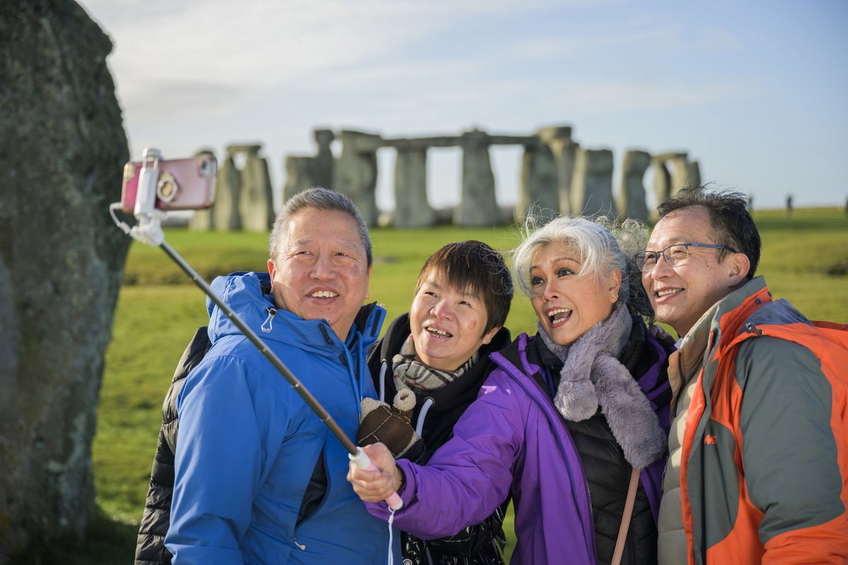 Head along the #GreatWestWay in 2024!💚 Explore new and exciting destinations with sustainability at the heart of everything you do... greatwestway.co.uk/plan-your-way/… @RomanBathsBath @WindsorGtPark @EH_Stonehenge