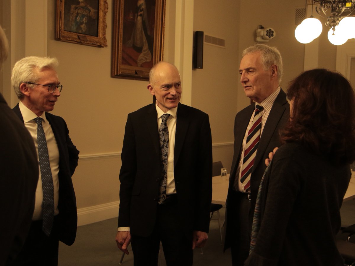 Yesterday we were thrilled to present Professor Peter Wilson (<a href="/FiscalMilitary/">FiscalMilitarySystem</a>) with RUSI’s 2023 Duke of Wellington Medal for his book “Iron and Blood: A Military History of the German-Speaking Peoples Since 1500". You can learn more here: bit.ly/48elnEo