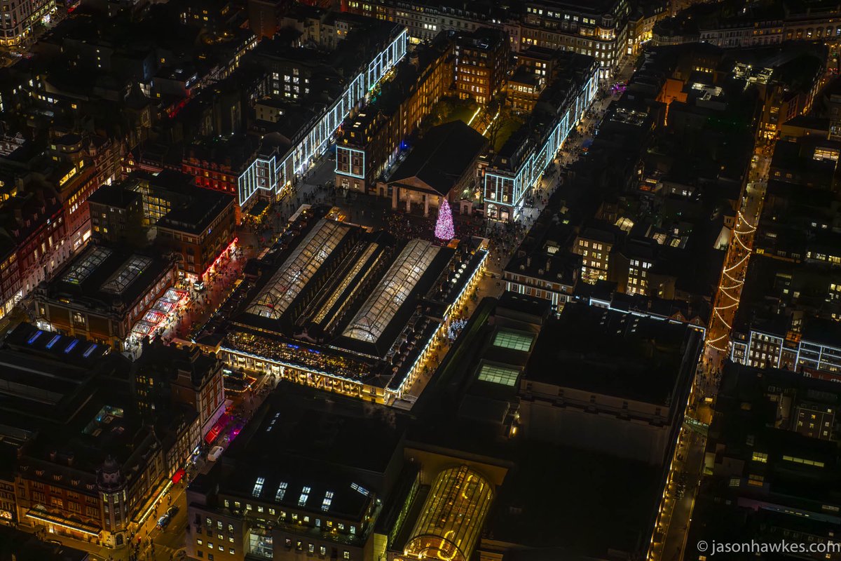 Looking down onto @CoventGardenLDN. #CoventGarden, #Chritsmas #London. #aerialviews jasonhawkes.com