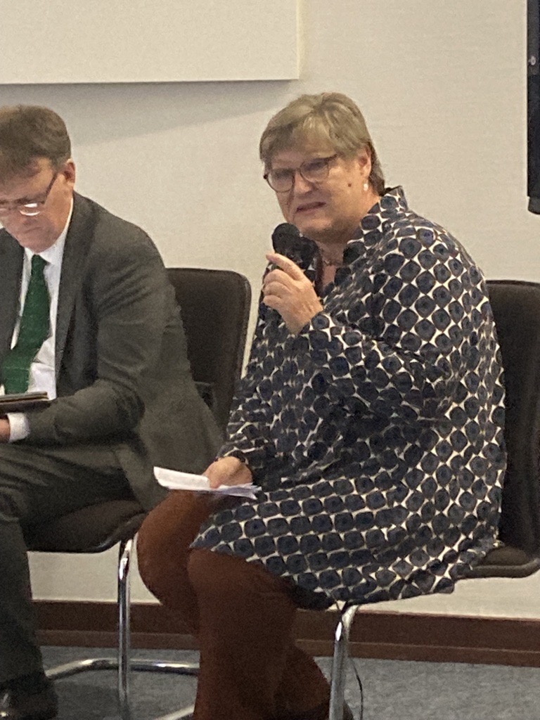 'We advocate for educational pathways, and support refugee graduates to ensure they can have a sustainable, durable life here in Belgium'. @AnneDussart of @iamCARITAS on the role of civil society in building and sustaining educational pathways #GRF #StandWithRefugees