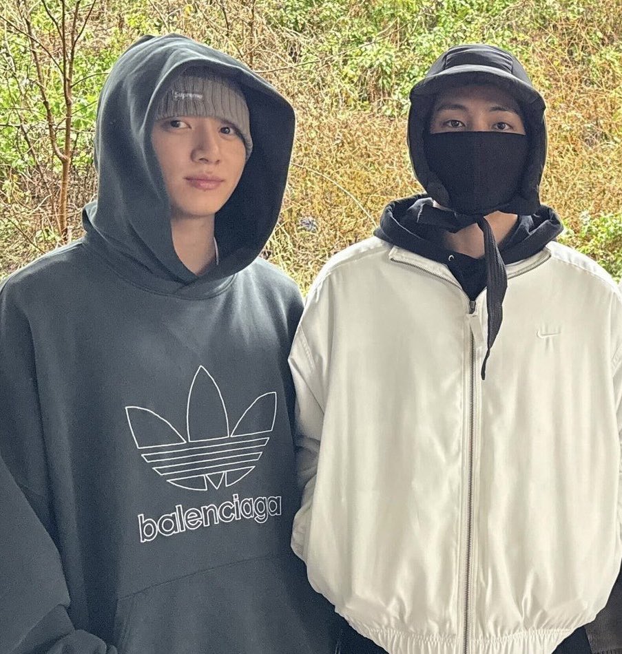 🥹❤️‍🩹🧎‍♀️