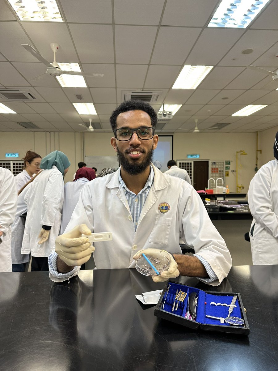 BarkhadleAbdulk's tweet image. Fish Disease lab has causes to work hard for identifying groundbreaking/roots of the disease 🦠 at FPSM lab in Tropical Fisheries at University Malaysia Terengganu 🔬🐟🇲🇾
@AliifiyeAli @A_Addow @Mr_ahmedaden