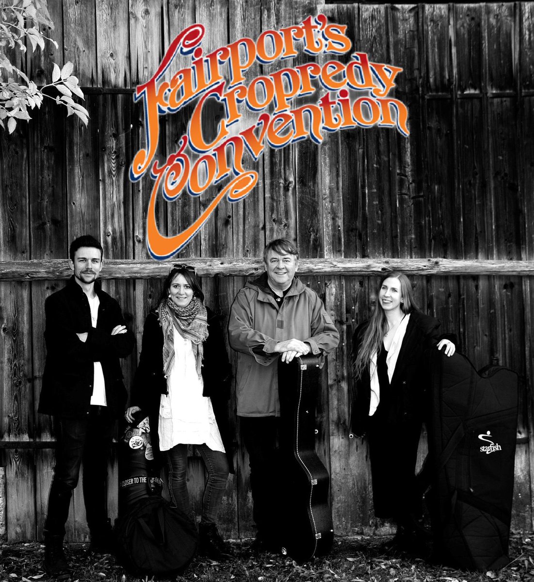 theseoldstrings's tweet image. Can’t wait to haul my harp over to the Cropredy field next year! @RANAGRI 🤩☔️