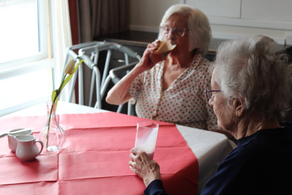 Pacific Care (@pacific_care_uk) on Twitter photo Lillyburn's Project Milkshake has demonstrated significant positive outcomes for our residents!
☑️ MUST scores down📉
☑️ BMI's up📈
☑️ No. of falls almost halved ⬇️
Read more about the results here: pacificcare.co.uk/news-events/20…
#elderlynutrition <a href="/NHSGGCDiet/">NHSGGC Dietitians</a> <a href="/nhsggcchc/">NHSGGC - Care Home Collaborative</a> #carehomesuk Lillyburn's Project Milkshake has demonstrated significant positive outcomes for our residents!
☑️ MUST scores down📉
☑️ BMI's up📈
☑️ No. of falls almost halved ⬇️
Read more about the results here: pacificcare.co.uk/news-events/20…
#elderlynutrition <a href="/NHSGGCDiet/">NHSGGC Dietitians</a> <a href="/nhsggcchc/">NHSGGC - Care Home Collaborative</a> #carehomesuk