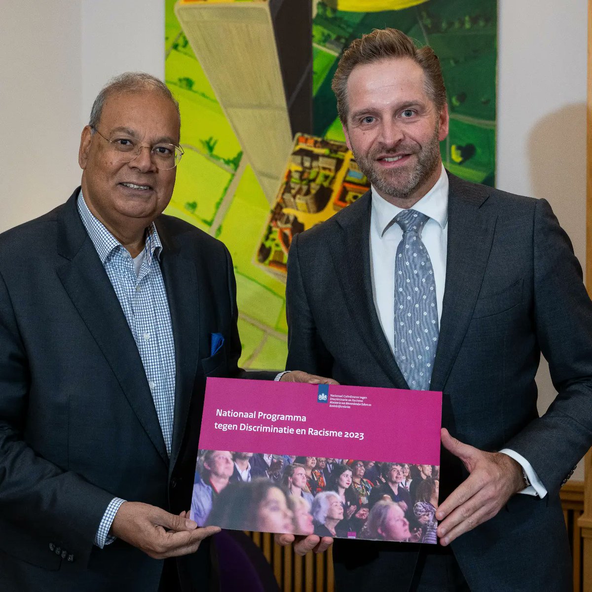 Bij deze presenteren wij aan jullie: het Nationaal Programma tegen Discriminatie en Racisme 2023. 
Kabinet, ministeries en gemeenten gaan de komende jaren nog meer doen tegen discriminatie en racisme. 
bureauncdr.nl/actueel/nieuws…

#ncdr #nationaalprogramma #nationaalprogramma2023