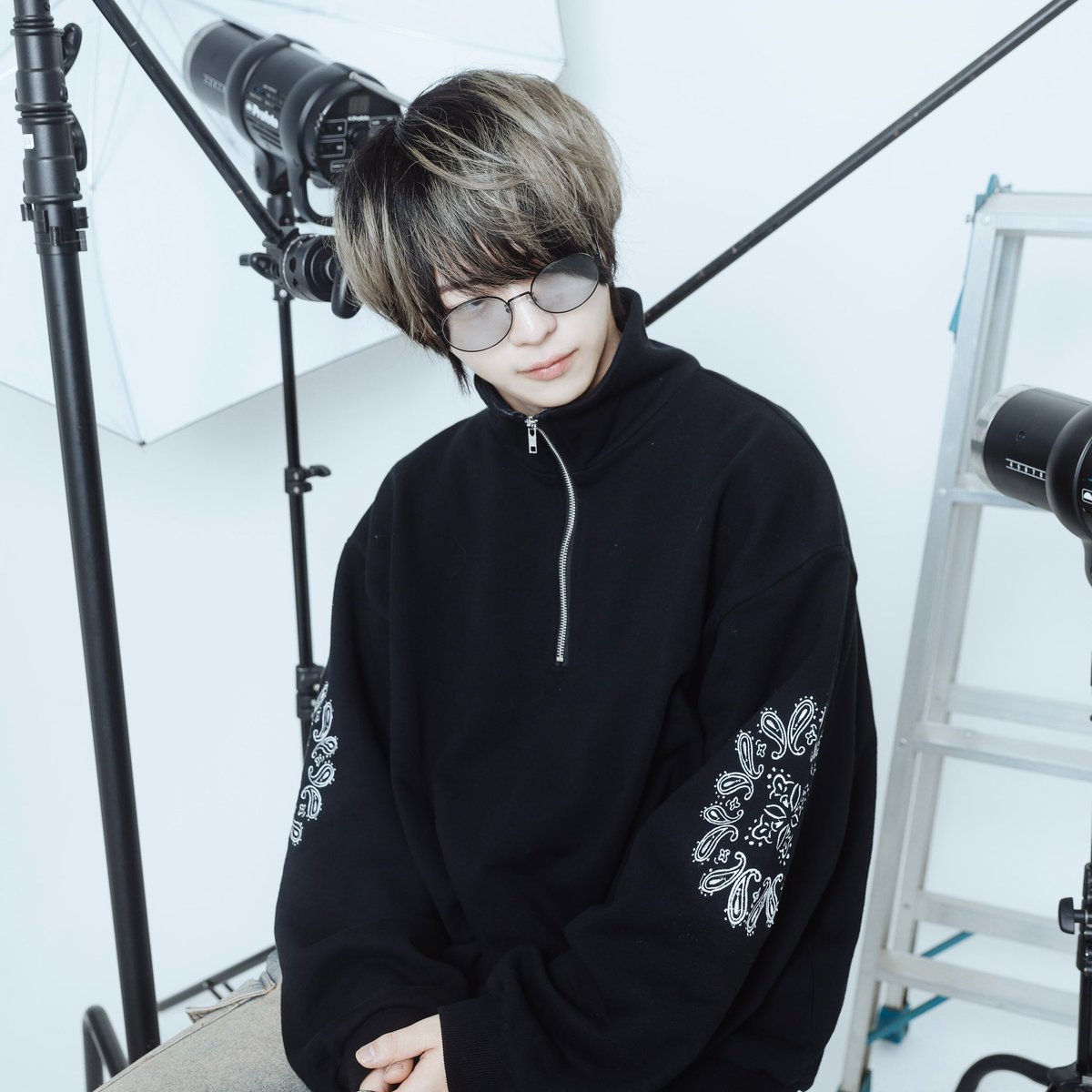 CHRONOIZM_JAPAN's tweet photo. 【🎁プレゼント企画🎁】

12/15(金)発売の新作からお好きな商品を抽選で1名様にプレゼント！！

【✖︎応募方法✖︎】
このアカウントをフォロー&amp;RT
※引用RTで当選確率UP⤴️

▲12/15(金)20:00時結果発表▲

https://t.co/bcqyNLf0co https://t.co/l99g5YWPz0