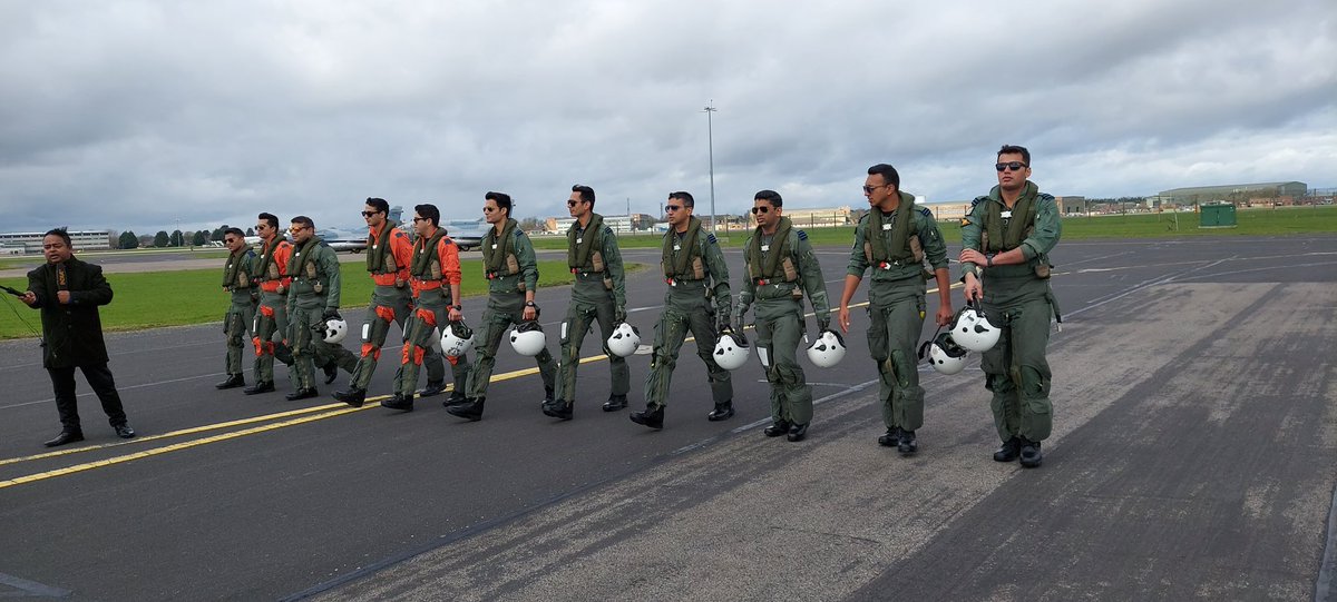 Mirage2000 fighter pilots.
Pic from #CobraWarrior Exercise 2023
#Fighter 
#Mirage2000 
#IAF