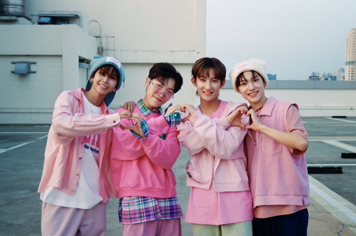 tozmaus's tweet image. GET TO KNOW THE AMAZING BOYGROUP &quot;TOZ&quot;

-a thread because I need more people to know about them since they are so talented, sweet, amazing, funny, lovely and so much more
they make me so happy these days
and maybe they can make you happy as well &amp;lt;3

🌱🅾️💤